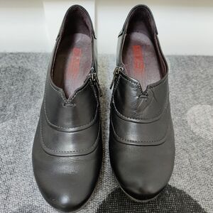 Pikolinos Leather Closed Toe MaryJane Shoes - 38